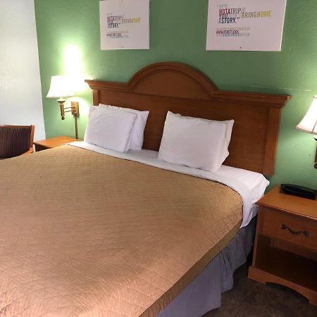 Hwy 59 Motel Laredo Medical Center Esterno foto