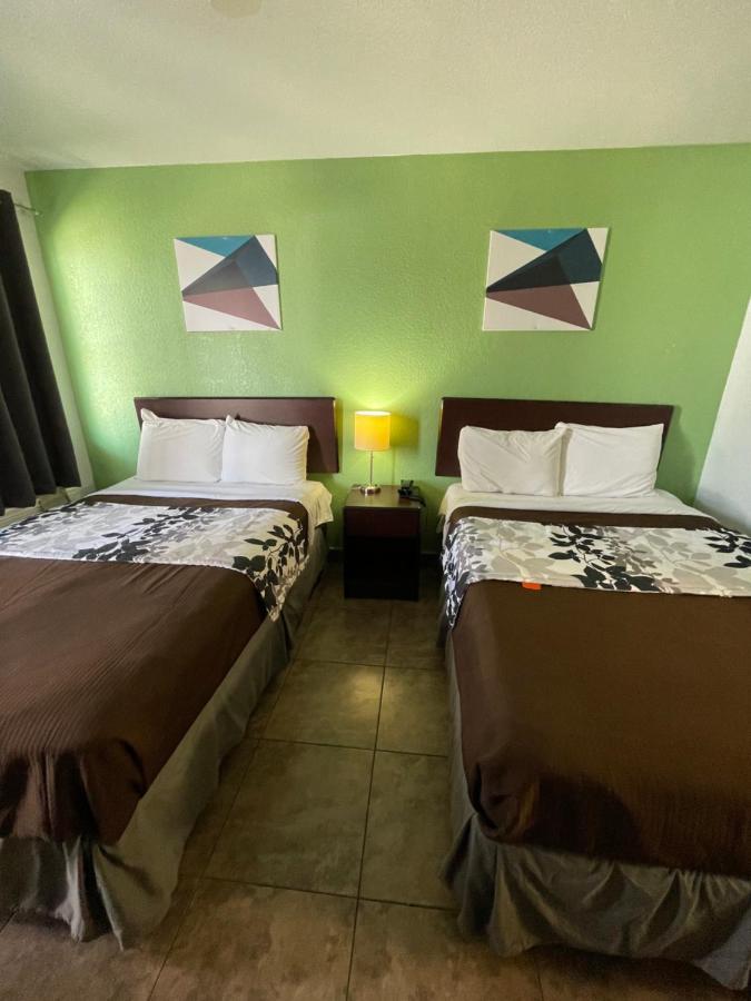 Hwy 59 Motel Laredo Medical Center Esterno foto